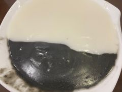 杏仁芝麻糊双拼-仁信老铺甜品(北京路店)