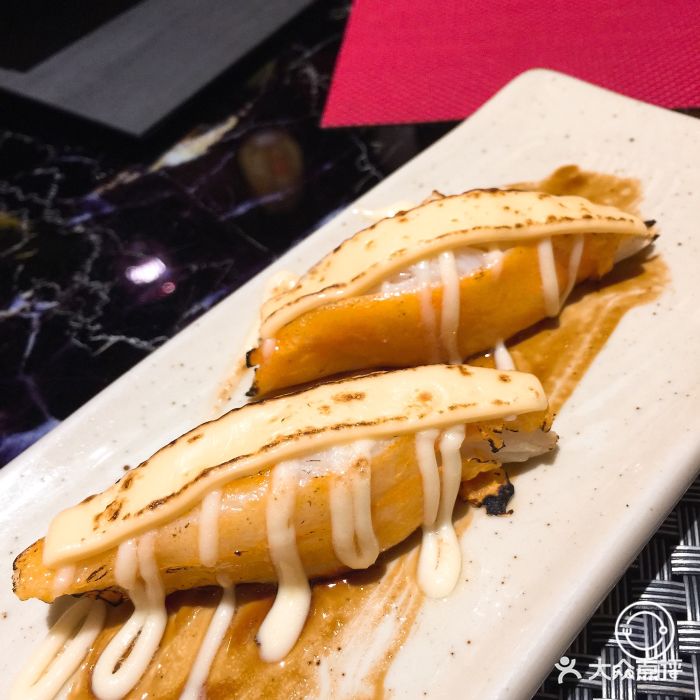 滟京都·酒·料理·三文鱼刺身火焰芝士蟹棒寿司图片 - 第1张