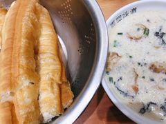 油条-弄堂咪道-饭香·面香·馄饨香(兴梅店)
