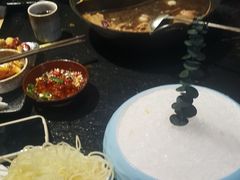 -鹿鸣山草本茶香火锅(园西路店)