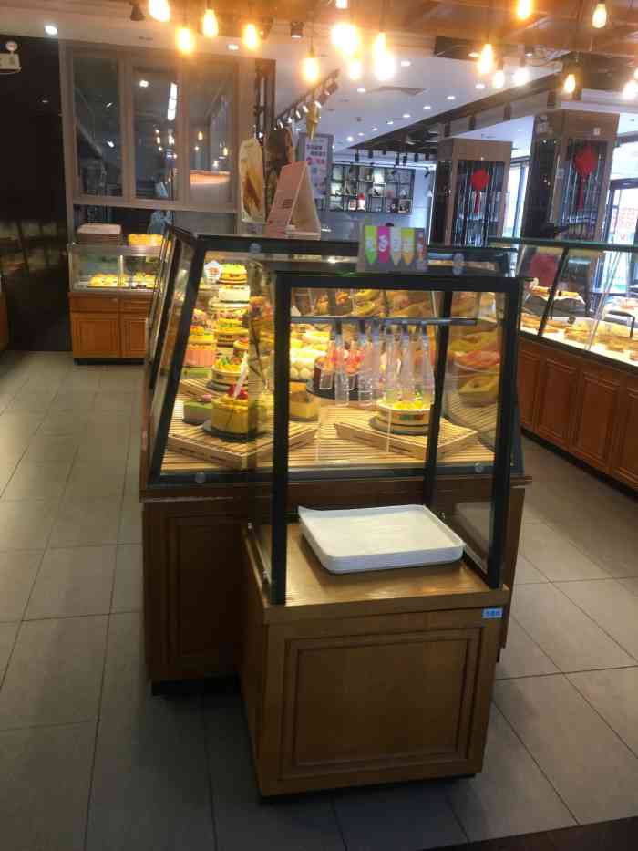 caten佳田(民乐福店)-"这家面包92店开在一个商场里面,店蛮大的.