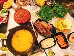 -鲜入围煮花胶鸡海鲜火锅