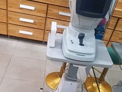 -豪门视光·星趣控·蔡司依视路眼镜代理商(中央大街店)