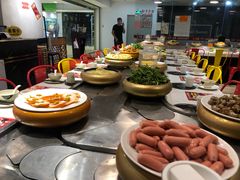 自助取餐区-川锅·火锅·烤肉自助餐厅