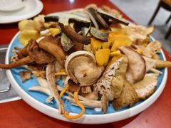 -菌之家·专业纯野生菌火锅·特色炒菌