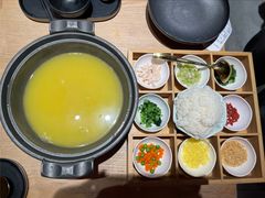 黄金鸡汤泡饭-川堂风·跷脚牛肉·乐山爆炒(宝山日月光店)