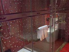-天鹅恋主题酒店(积玉桥地铁站店)
