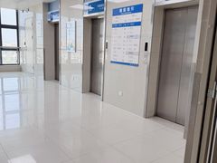 -复旦大学附属中山医院青浦分院-停车场