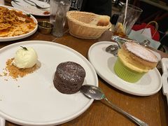功克力熔岩蛋糕配冰淇淋-Entrecôte 法国牛扒馆(保利·时光里店)