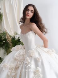 -Renee芮亦婚纱(原丽莎)