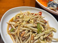 -头上红煨盐鸡·非遗院子餐厅