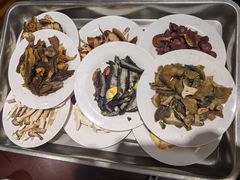 -菌之家·专业纯野生菌火锅·特色炒菌