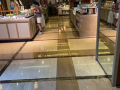 -大中华希尔顿酒店-念自助餐·嗨啤·小龙虾