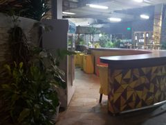 -红栌温泉山庄生态美食餐厅