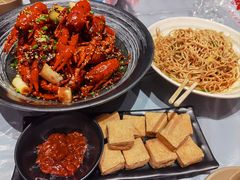 -肥肥虾庄·金牌油焖大虾(杨园滨江时代walk店)