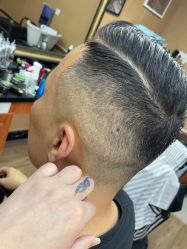 -纯剪男士理发馆·烫染专业店