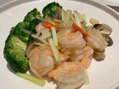 油泡翡翠鲜虾球-喜粤8号(四海唐人街店)