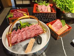 -山川小町·极番烧肉(新地假日广场店)