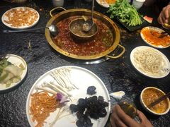 -渝里重庆火锅(航天城店)