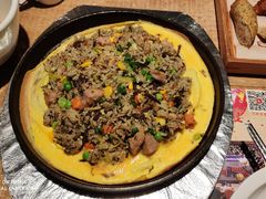 铁板榄菜牛仔肉蛋托饭-杯子红牛排(创意产业园店)
