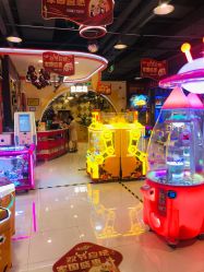 -哈尼鹿儿童乐园(长沙梅溪湖步步高店)