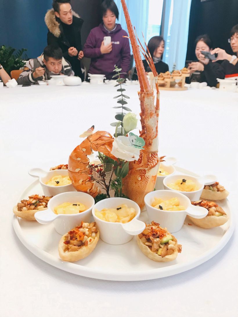 龙腾四海,名字取的特别霸气,没别的,就是贵!