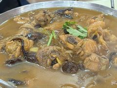小鸡炖蘑菇-鹤乡东北菜(崮山路店)