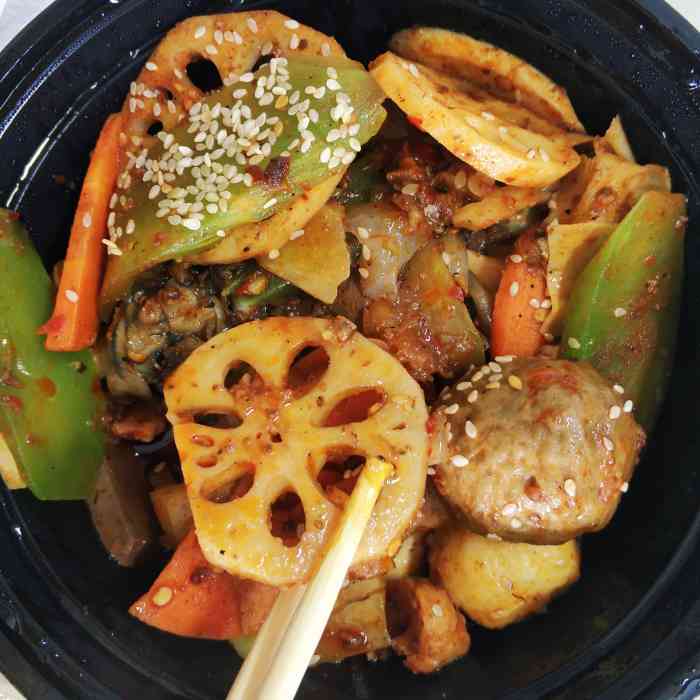 咋个办干拌冒菜(好莱坞店)-"点的外卖,冒菜很好吃!店家忘了放贡菜,给.