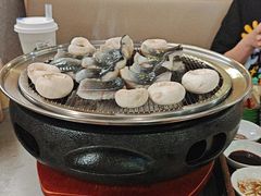 -围炉肉舍•炭烤活鳗•丹东海鲜烤肉(步行街店)