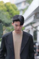 -一家只做男发烫染的店
