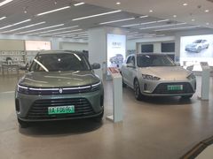 -家乐福(四元桥购物中心店)