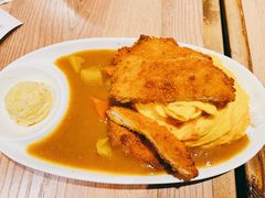日本咖喱蛋包饭配鸡排鱼排-玛格萝妮比萨屋(四平店)