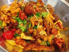 -愉肴麻辣香锅(中山路店)