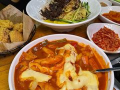 -喇喇排骨火锅·传统韩式脊骨汤(望京西园总店)