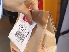 -麦当劳(广州南站B10检票口楼上)