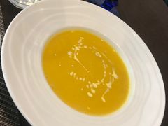 -悦享绿山墙西餐厅