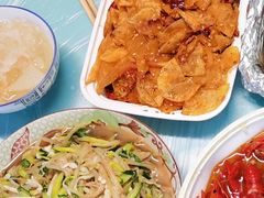 -扒虾小妹儿麻辣海鲜(宏图街店)