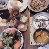 四面皆景,适合情侣、闺蜜聚会。我们点的套餐,搭配合理