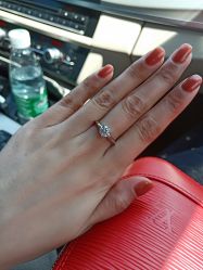 -威德钻石-克拉钻大本营(南京东路店)