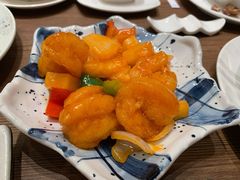 菠萝咕噜虾球-广州天河合景福朋喜来登酒店 · 聚味轩中餐厅