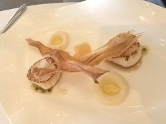 煎深海扇贝配白萝卜泥及热情果汁-Jean Georges