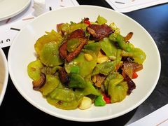 莴笋炒腊肉-渔芙南(三里屯店)
