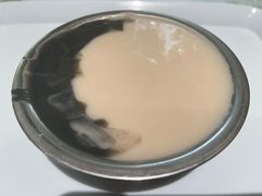 鸳鸯芝麻糊-鲜甜阁·甜品小吃(七星路店)