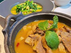 酸木瓜炖牛腩-半山腰·云南菜(侨福芳草地店)