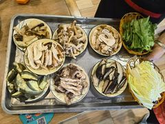 -杨记山珍鸡煲菌汤锅