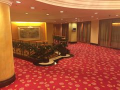 -深圳富苑皇冠假日套房酒店