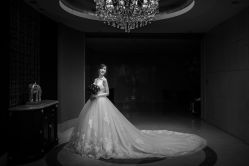 -艾米丽婚纱礼服