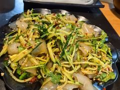 -果松木炭酸菜铜火锅·外婆参鸡汤