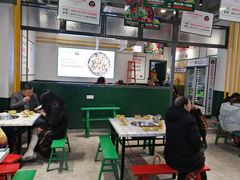 大堂-晓彭肥肠鸡·泡椒鸡火锅(水木天地店)