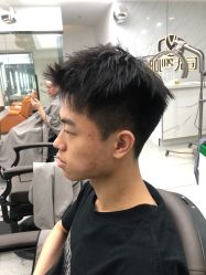 -尤司男士国潮理发馆